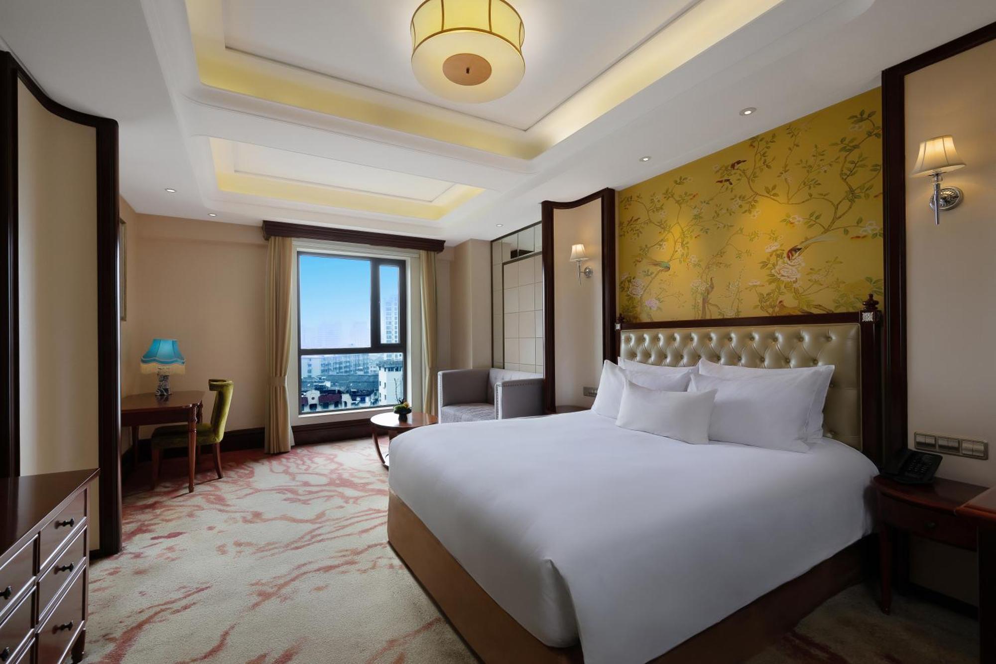 S&N Zhejiang Linhai International Hotel Exterior photo