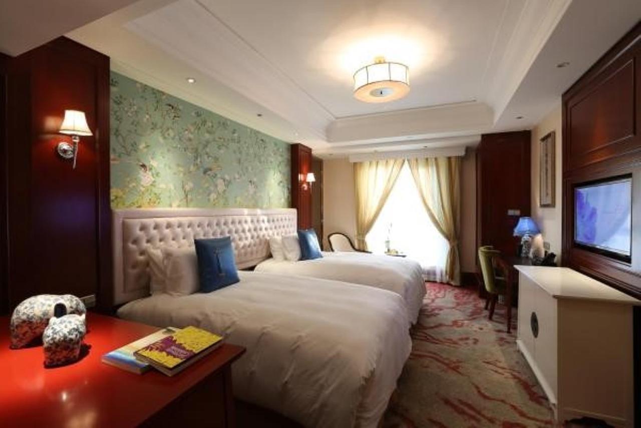 S&N Zhejiang Linhai International Hotel Exterior photo