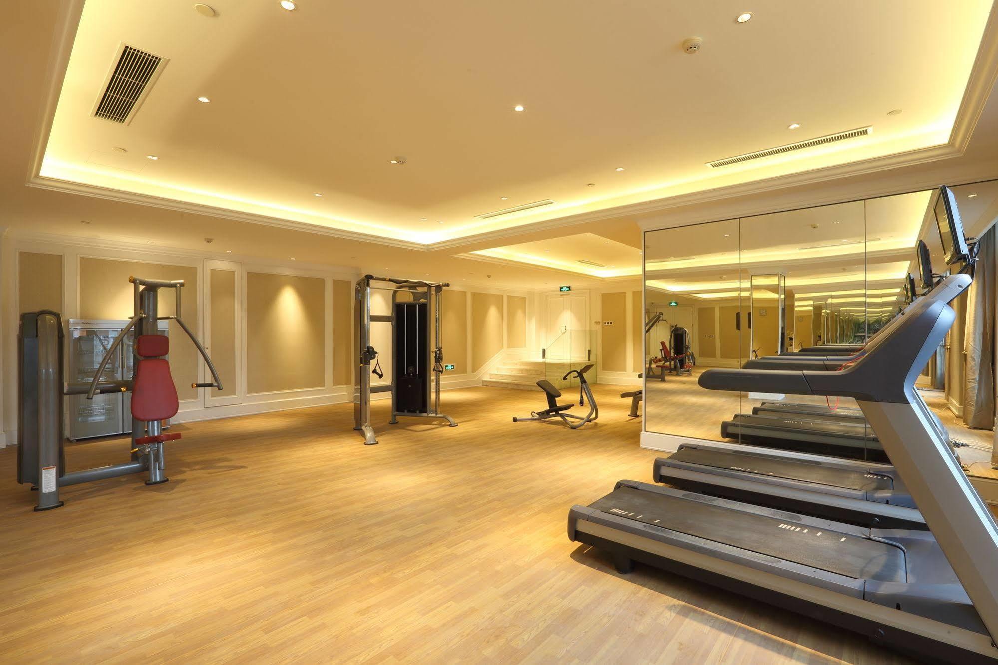 S&N Zhejiang Linhai International Hotel Exterior photo