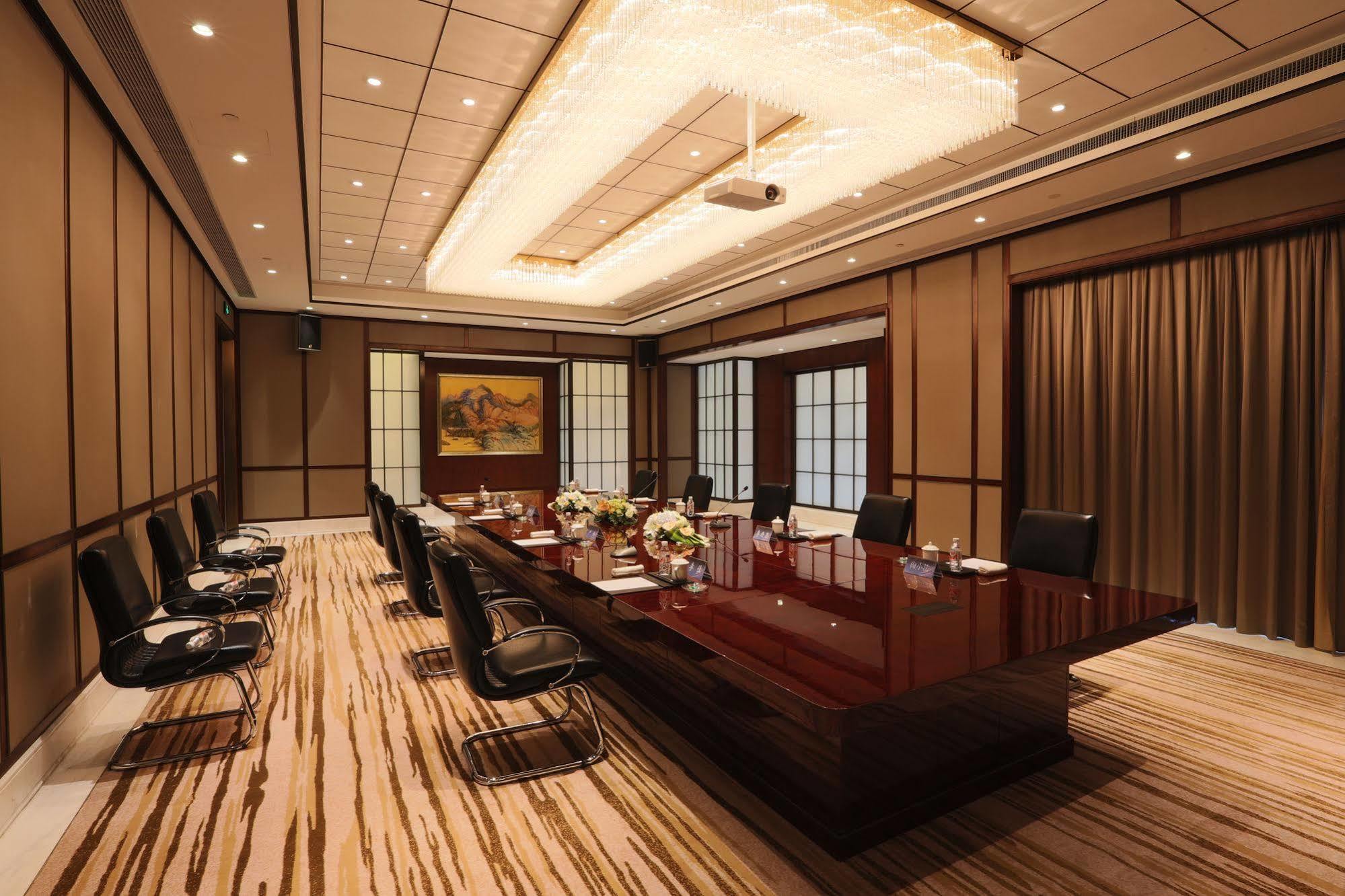 S&N Zhejiang Linhai International Hotel Exterior photo
